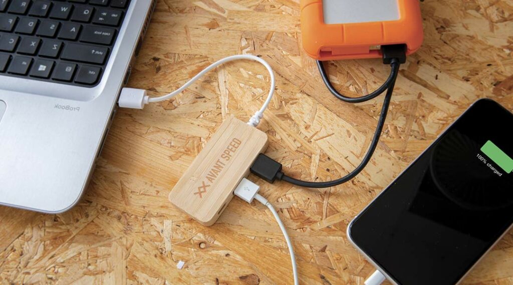 USB Hub mit Logo