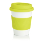 Coffee To Go Becher in Weiß mit farbigem Silikonband, 350 ml farbe lindgrün