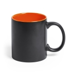 Schwarze Tasse mit Innenseite und Logo in gleicher Farbe, 350 ml farbe dunkelorange erste Ansicht