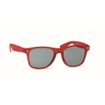 Sonnenbrille mit recyceltem Gestell aus RPET, UV400-Schutz farbe rot-transparent