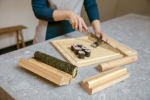 Utensilien-Set zur Sushi-Zubereitung als Werbemittel farbe braun Lifestyle-Bild