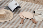 Beach-Tennisspiel aus Pappelholz mit Griffen aus veganem Leder farbe holzton Lifestyle-Bild