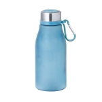 Flasche aus RPET in vielen Farben mit passendem Karabiner, 370 ml farbe hellblau erste Ansicht