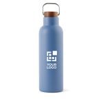 Flasche aus recyceltem Edelstahl mit Holzdeckel und Griff, 800 ml farbe blau Ansicht mit Druckbereich