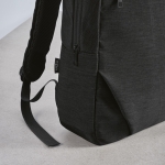 Rucksack aus 300D RPET mit Frontfach mit Reißverschluss, 15,6”,18 L farbe schwarz zweite Detailansicht